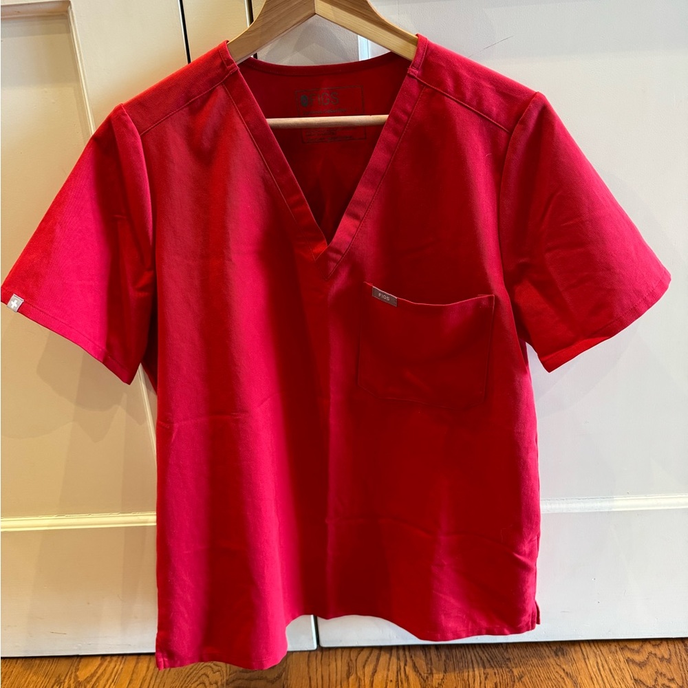 Figs Catarina Winning Red Scrub Top Large